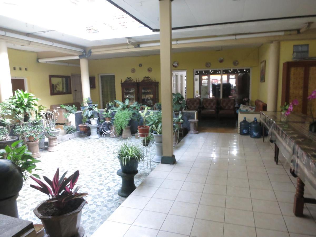 Prayogo Lama Family Gh Prawirotaman Yogyakarta Exterior foto