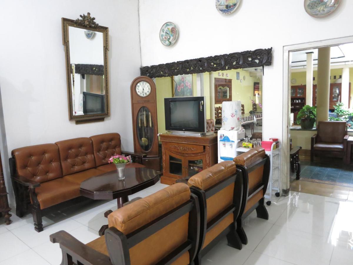 Prayogo Lama Family Gh Prawirotaman Yogyakarta Exterior foto